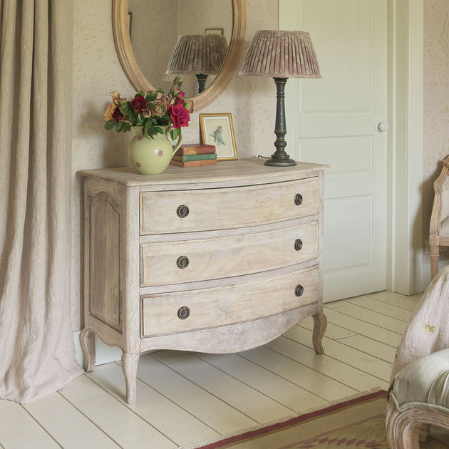 Bow Front Chest of Drawers