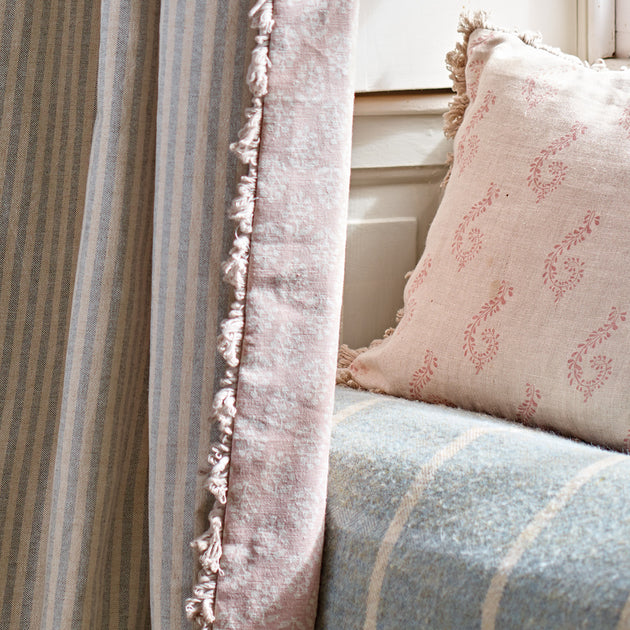 Dusky Pink Sprig Cotton – 384 Roll End 1.9m