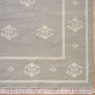 Silver Mist Fleur de Lis - Hand-woven Kilim