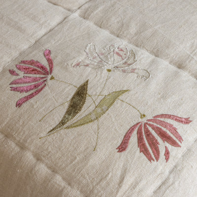 Parrot Tulip Rustic Linen Quilt