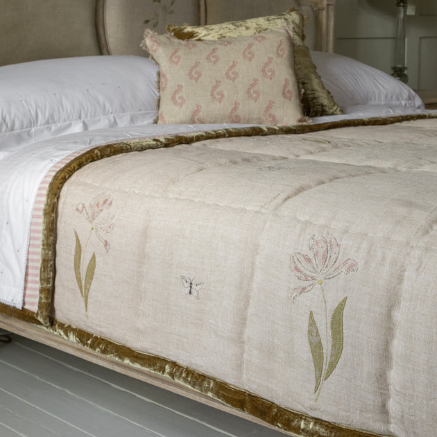 Parrot Tulip Rustic Linen Quilt