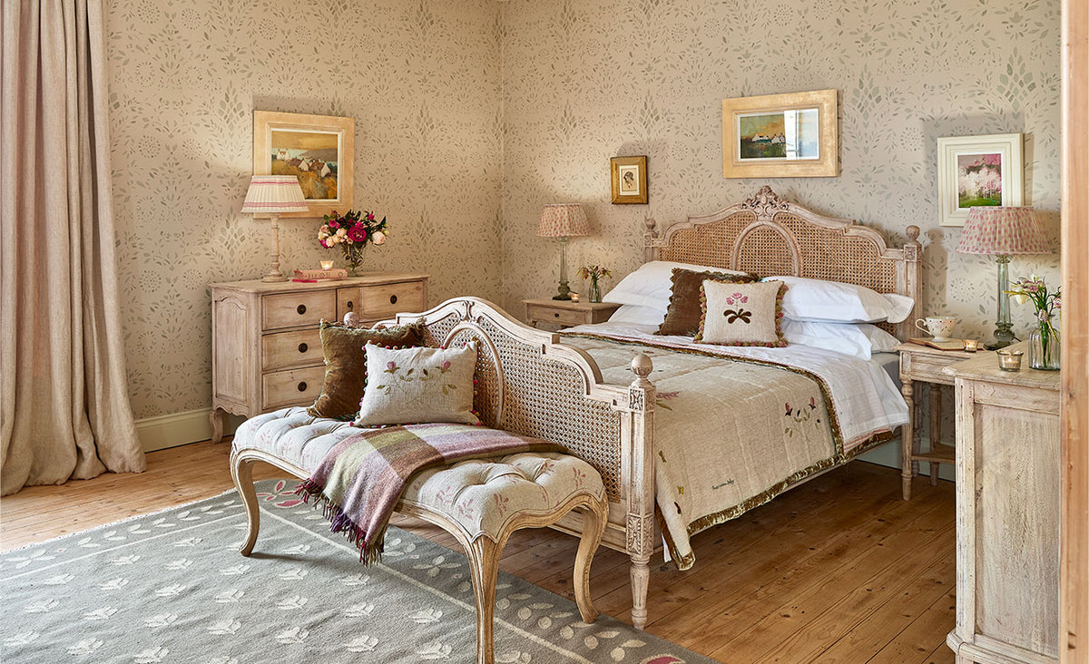 Luxury Wallpaper: High-Quality Patterns & Elegant Designs – Susie ...