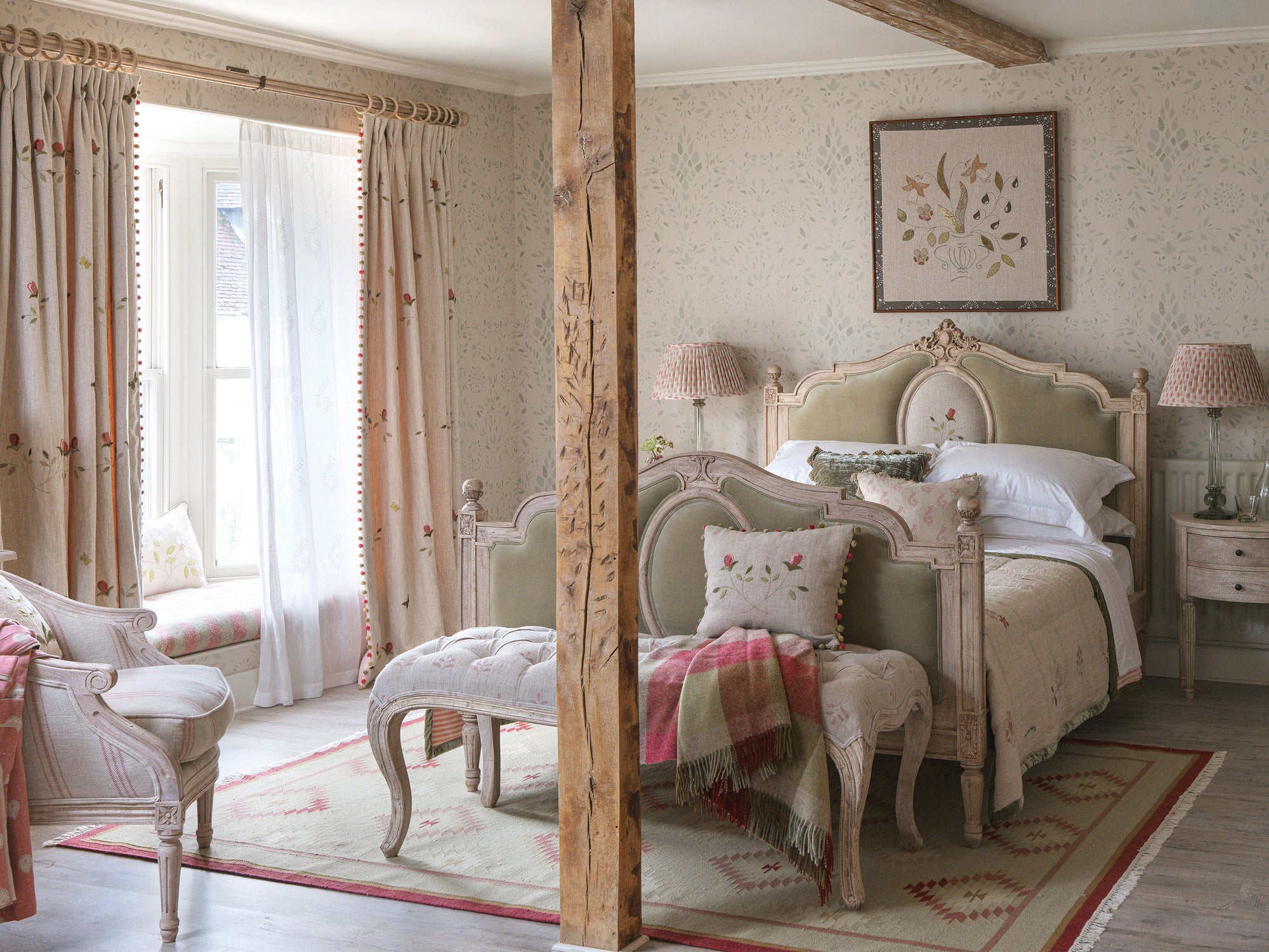 Beds & Bedside Tables