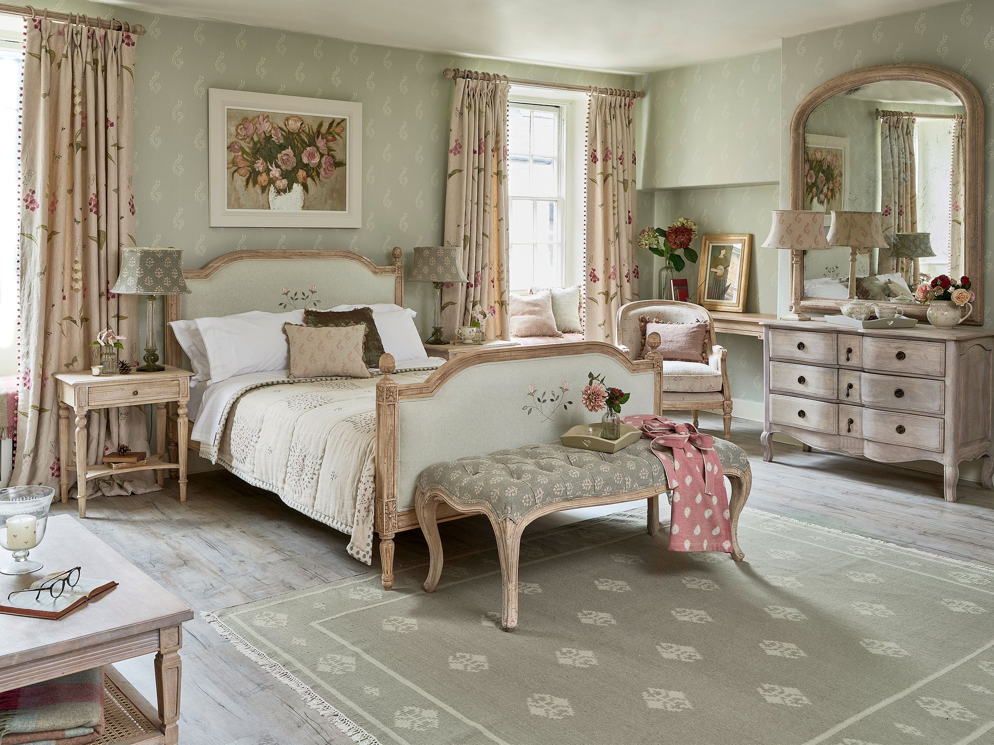 Beds & Bedside Tables