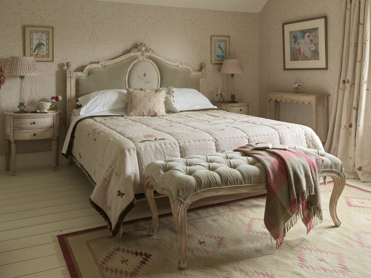 Beds & Bedside Tables