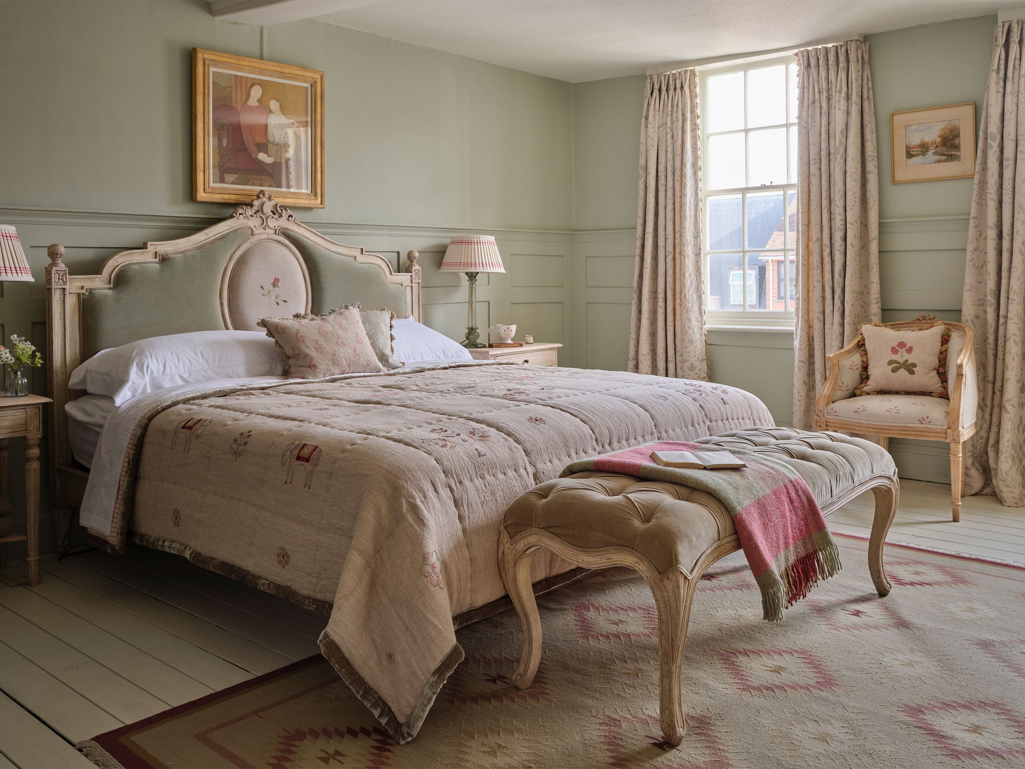 Beds & Bedside Tables
