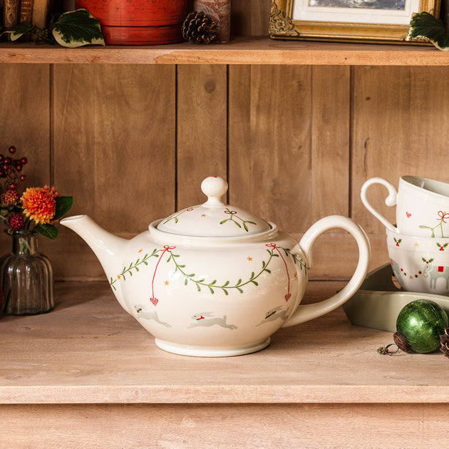 Christmas Swags Giant Teapot