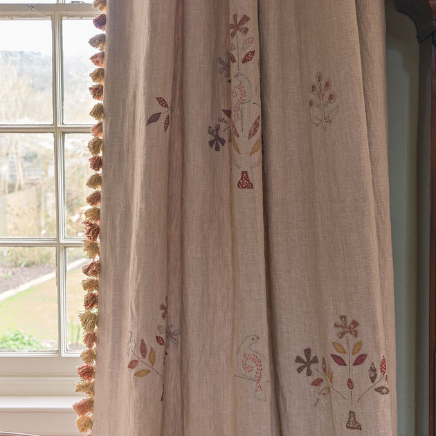 Embroidered Summer Daisies Rustic Linen 3m Panel - 151