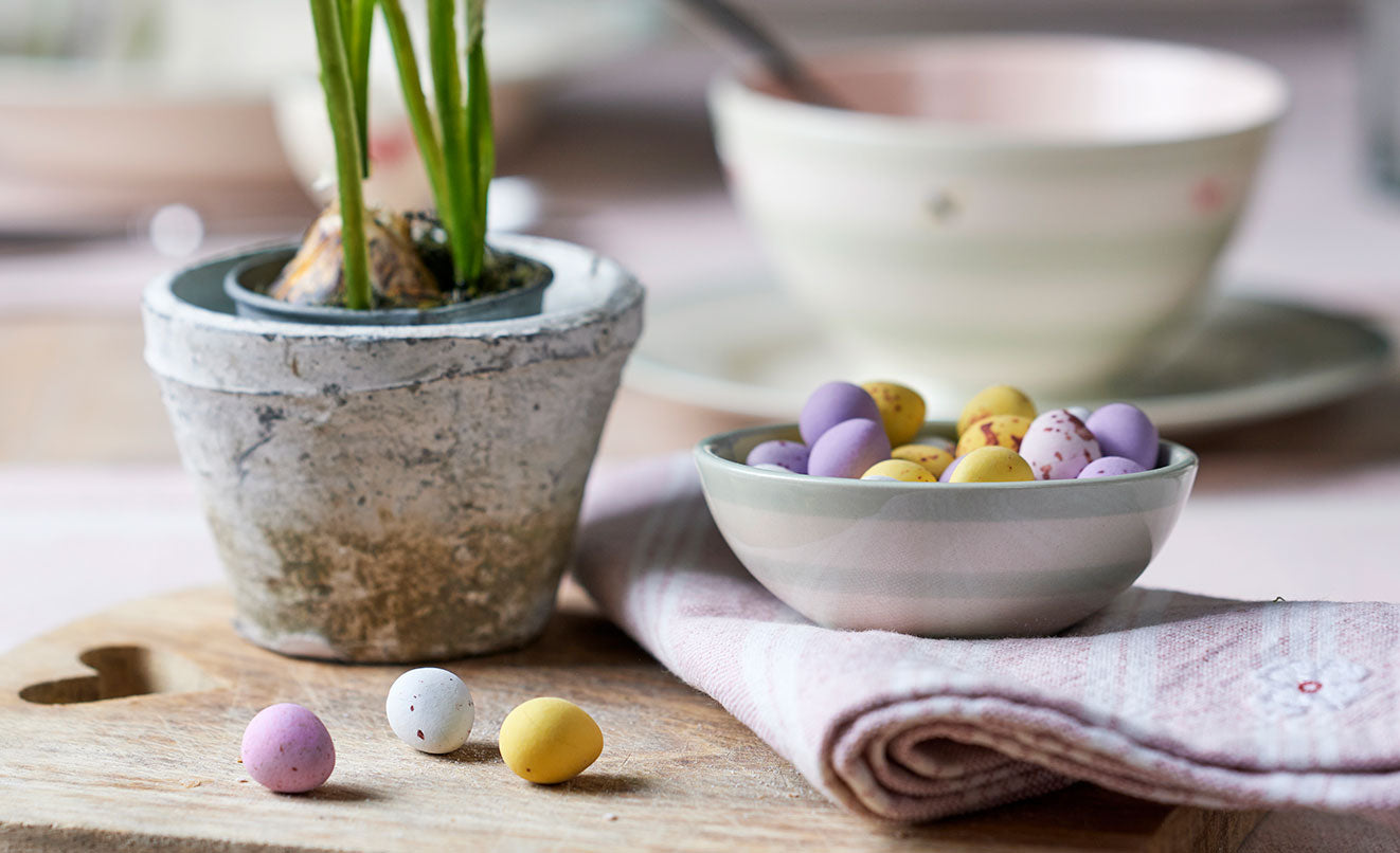 Decorative & Small Bowls