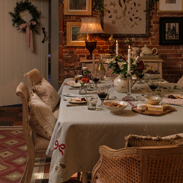 Duck Egg Ribbon & Mistletoe Christmas Tablecloth