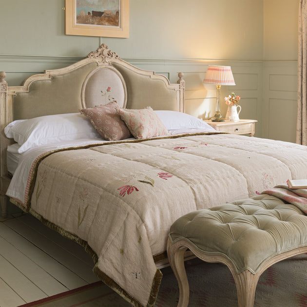 Parrot Tulip Rustic Linen Quilt
