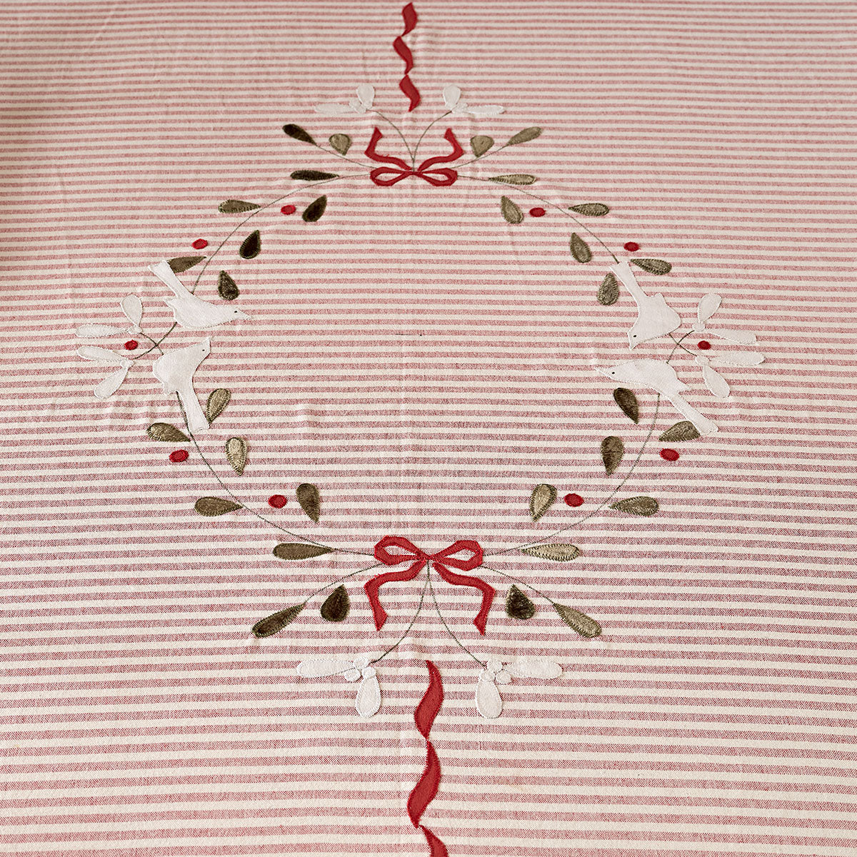 Red Stripe Ribbon &amp; Mistletoe Tablecloth
