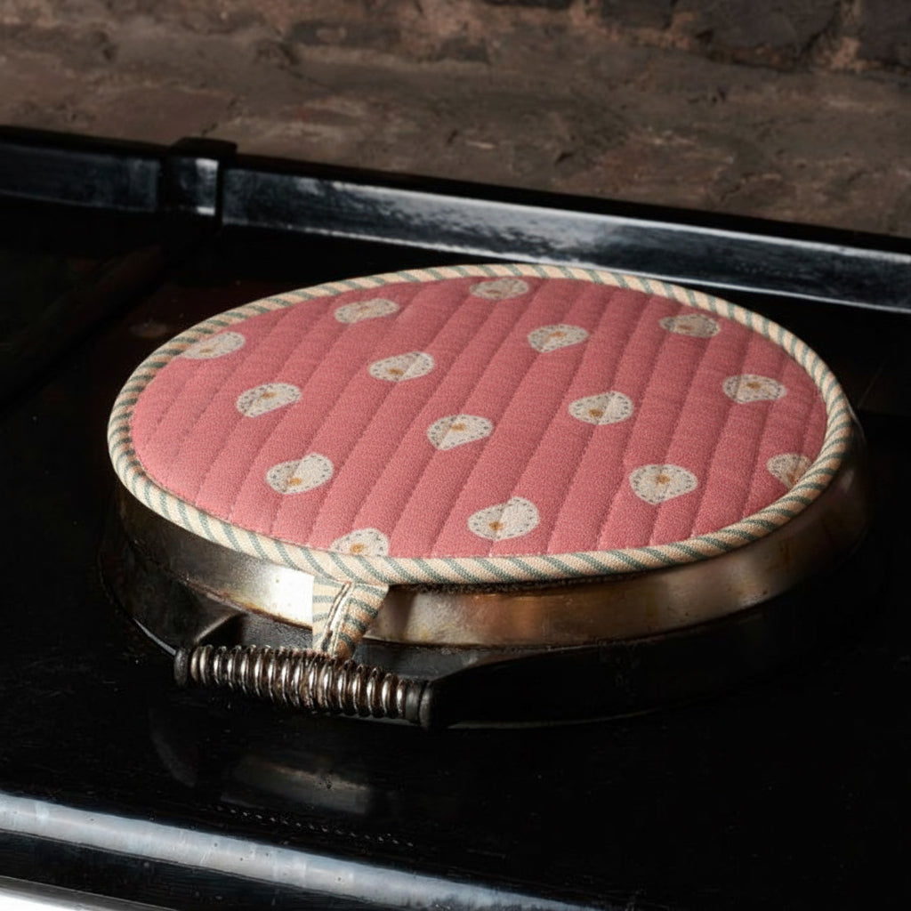 Quilted Rose Mika Aga lid cover with heart print and rope trim