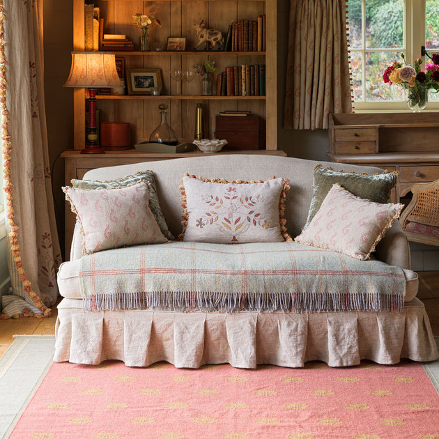 Hand-woven Wool Kilim - Faded Rose Tulip with Duck Egg Border