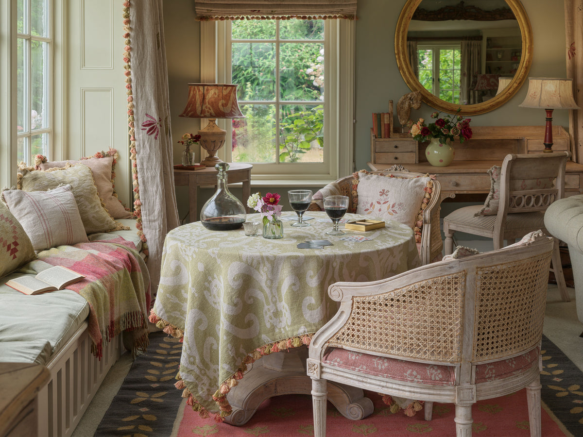 Square/Bridge Cloths (Seats 4-6)