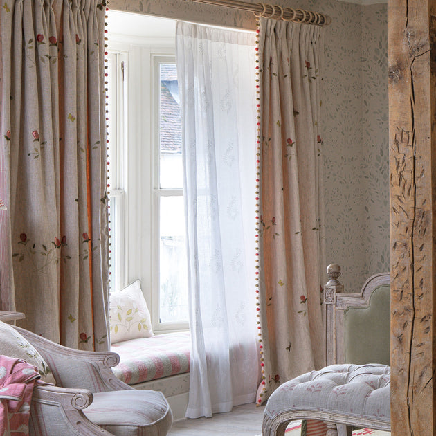 White Large Shalini Embroidered Linen Voile – 421