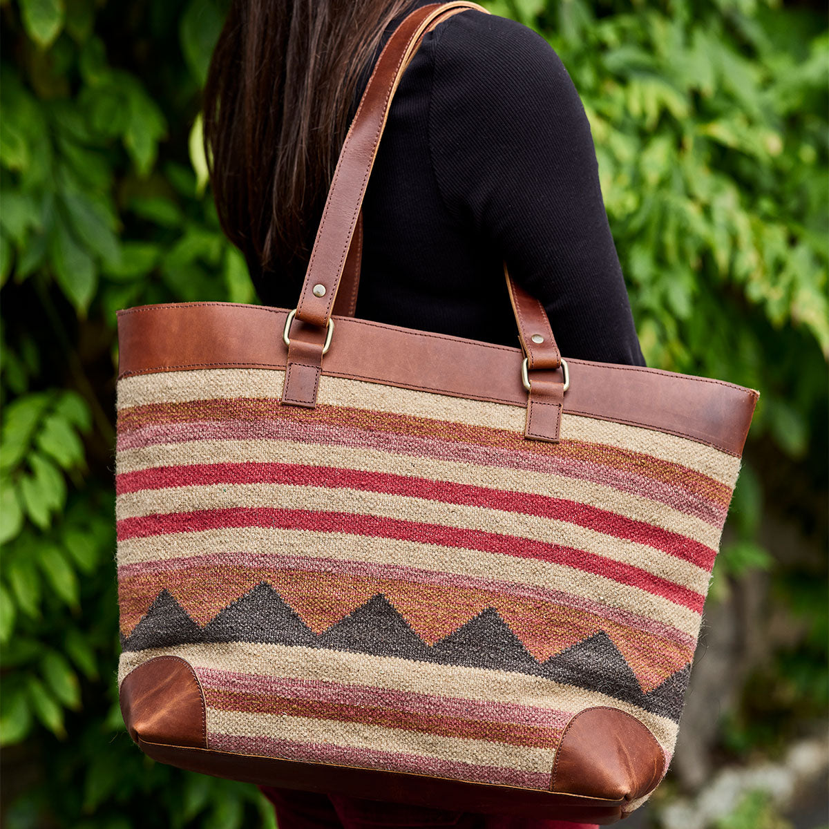 Large Biarritz kilim bag with leather straps carried on the shoulder