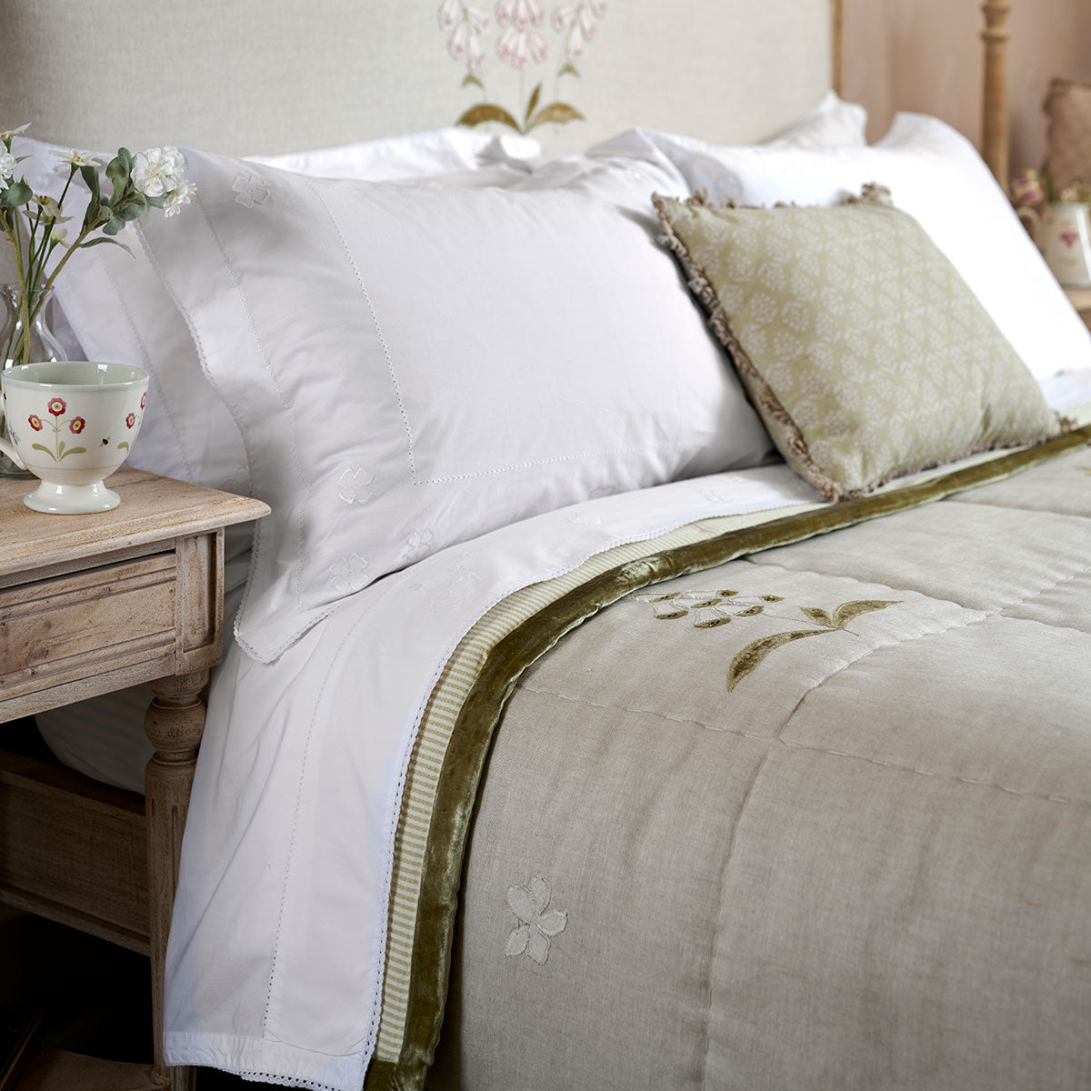Foxglove Linen Quilt - King