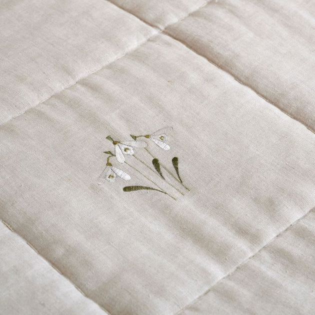 Snowdrop Rustic Linen Quilt - Super King