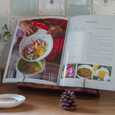 Mrs Ravi&#x27;s Indian Cookbook