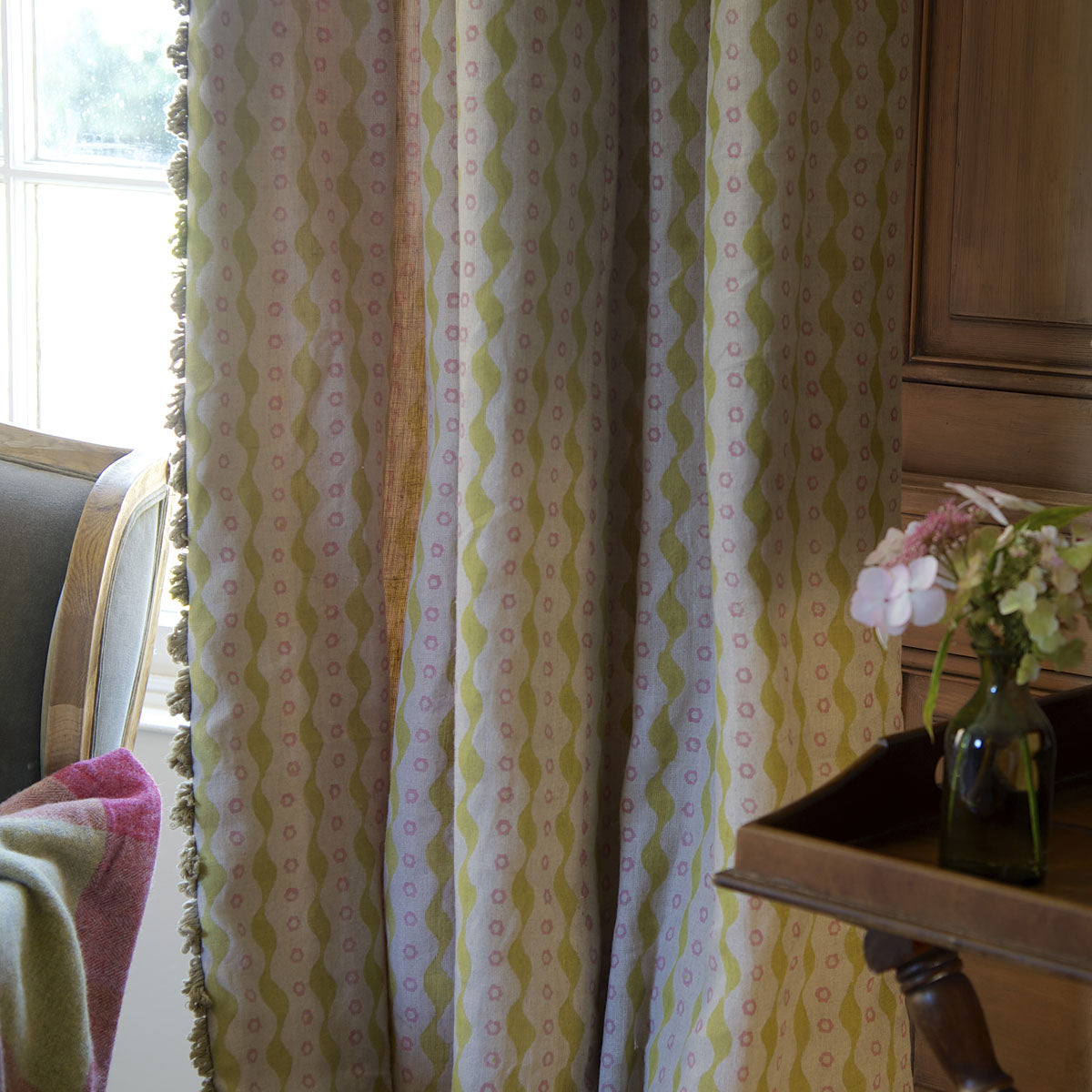 Hand-printed Green Pink Bloomsbury Linen - 330