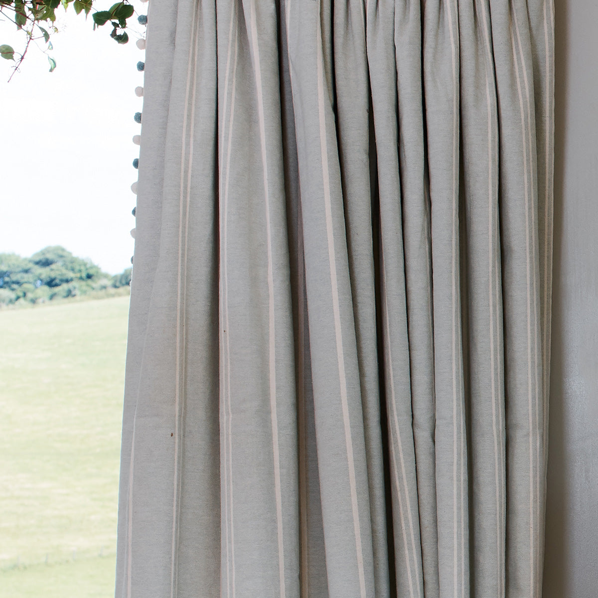 202 - Duck Egg Ivory Vintage Stripe Cotton – Roll End -1.4m