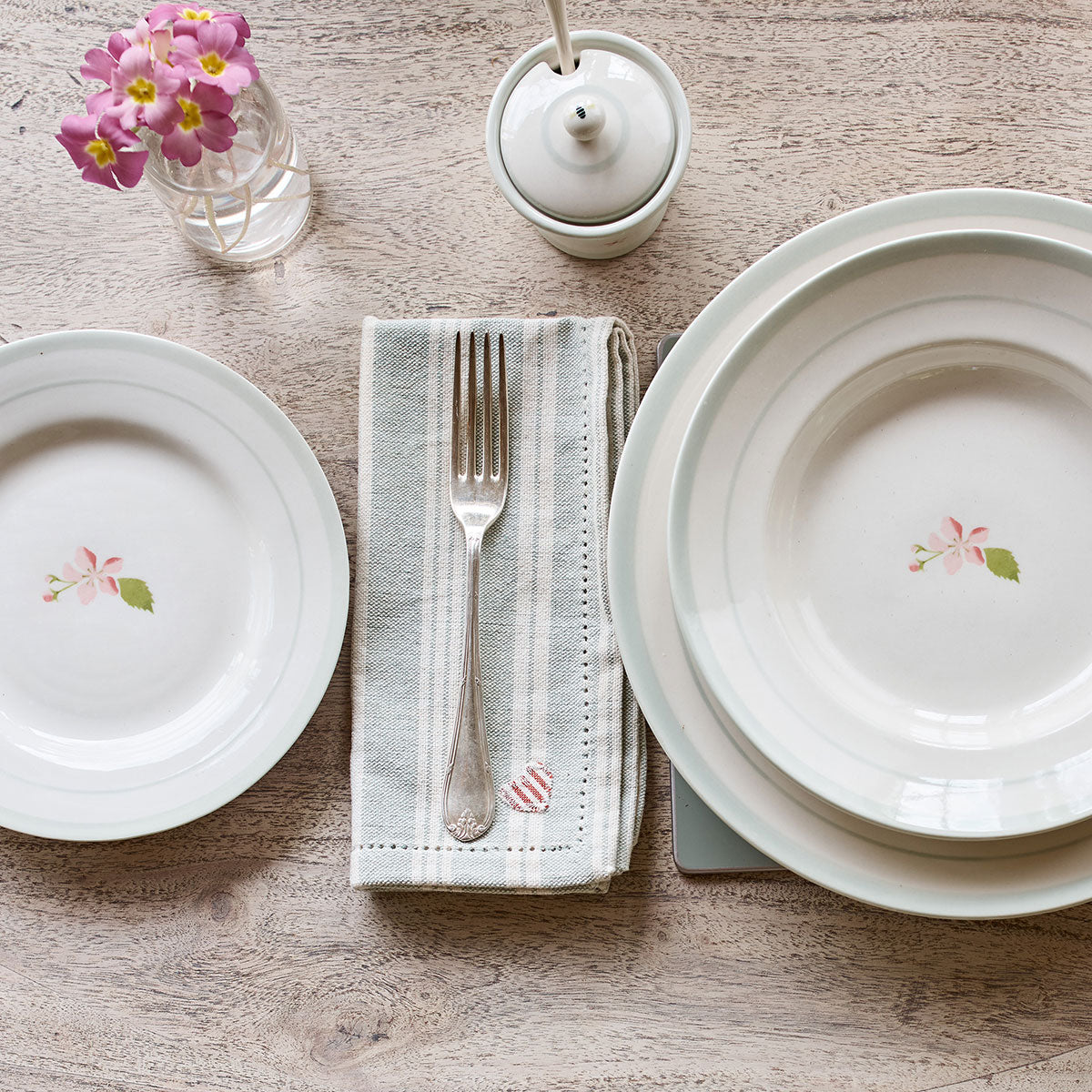 Plates & Bowls