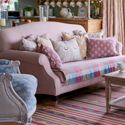 Ex-Display Classic Sofa – Pale Rose